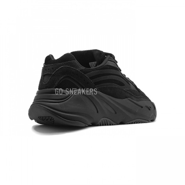 Женские кроссовки Adidas Yeezy Boost Boost 700 V2 Vanta